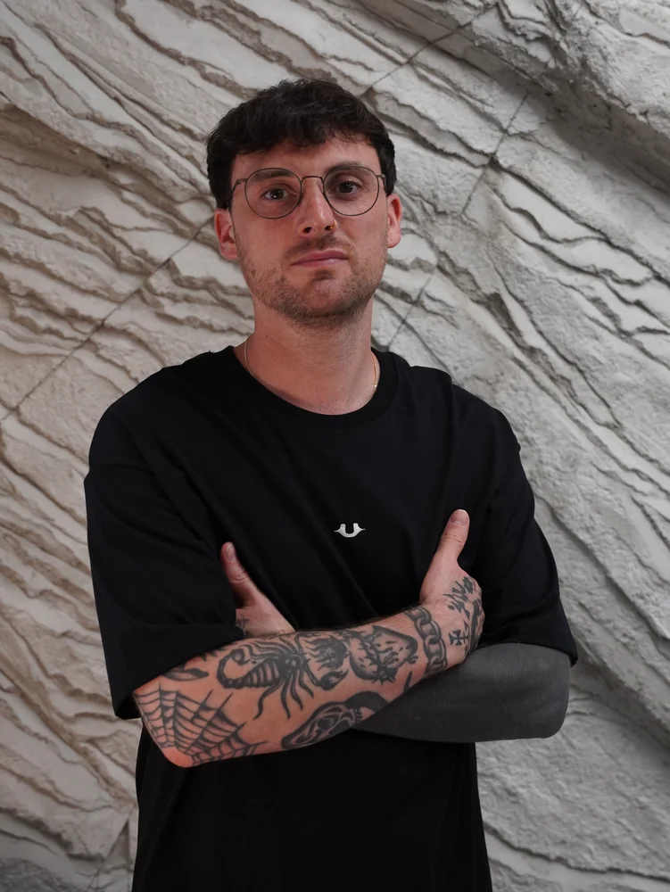Porträt von Francisco, Tattoo-Künstler FRANKNABE mit Basis in Stuttgart