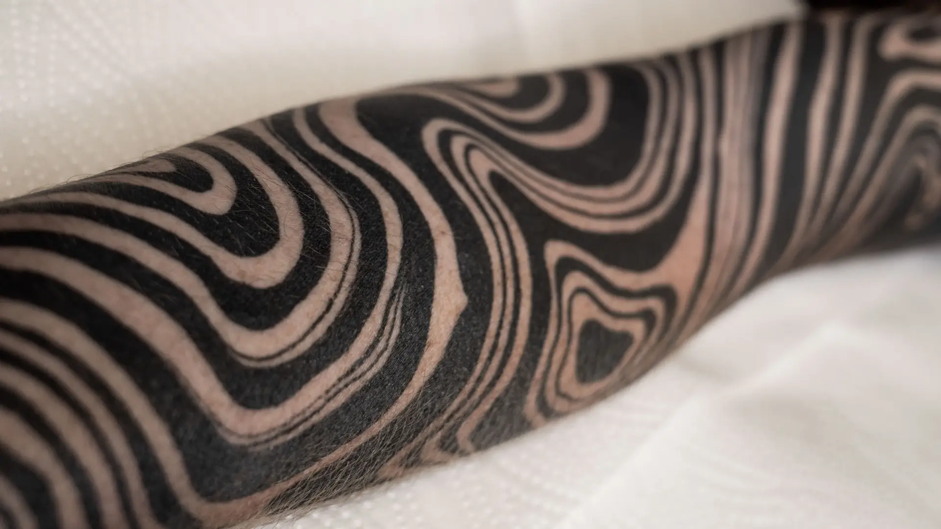 Freehand Suminagashi flow